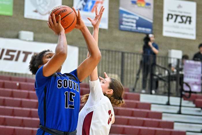 a South Medford Mission Hills girls basketball Oregon POA Holiday Classic December 30 2023 Leon Neuschwander 23